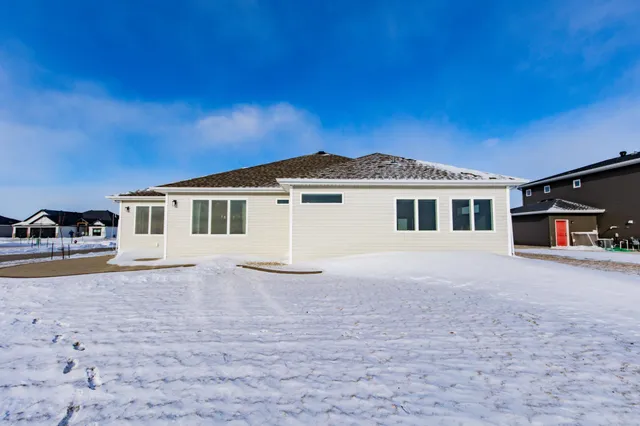 $600,000 | 4268 Pine Parkway South, Fargo, ND 58104