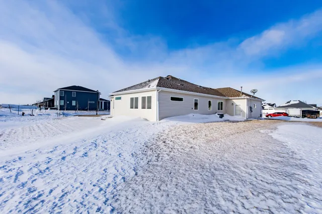 $600,000 | 4268 Pine Parkway South, Fargo, ND 58104
