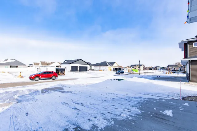 $600,000 | 4268 Pine Parkway South, Fargo, ND 58104