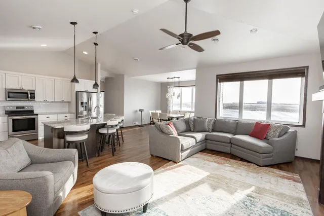 $600,000 | 4268 Pine Parkway South, Fargo, ND 58104