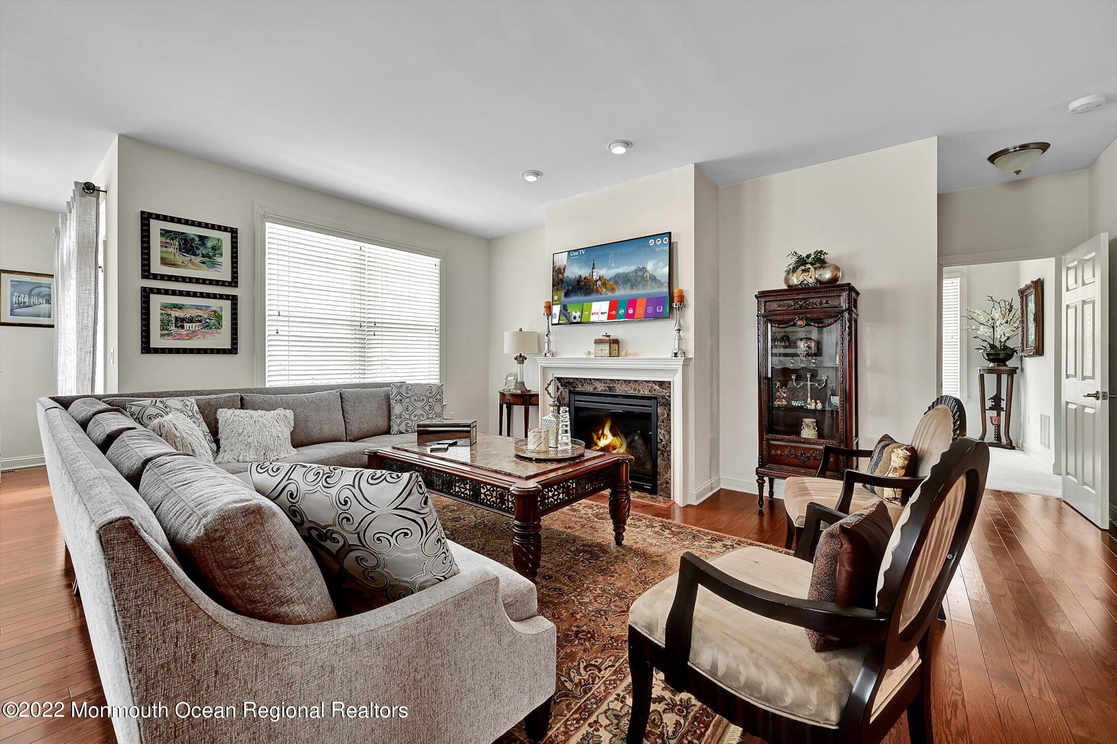 50 Riva Ridge Road Manalapan, NJ 07726 - Photo 7 of 54 Gleaming Hardwood