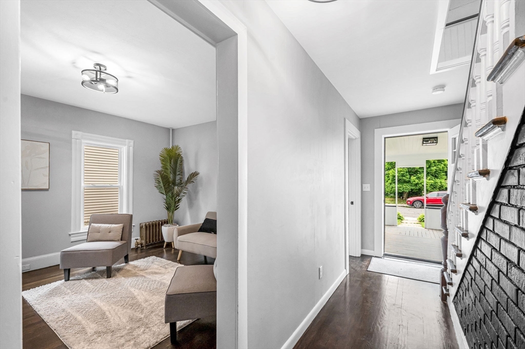 15 Myrtle Avenue Holyoke, MA 01040 - Photo 4 of 42