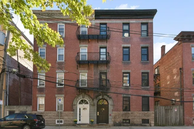 $2,995 | 73 Lubec Street, Unit 1R, Boston, MA 02128