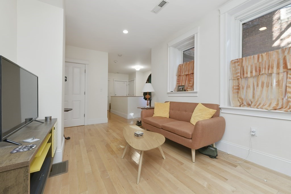 73 Lubec Street, Unit 1R Boston, MA 02128 - Photo 4 of 23