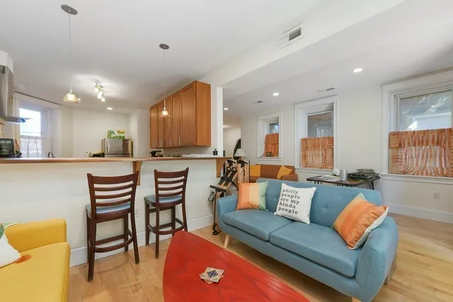 $2,995 | 73 Lubec Street, Unit 1R, Boston, MA 02128