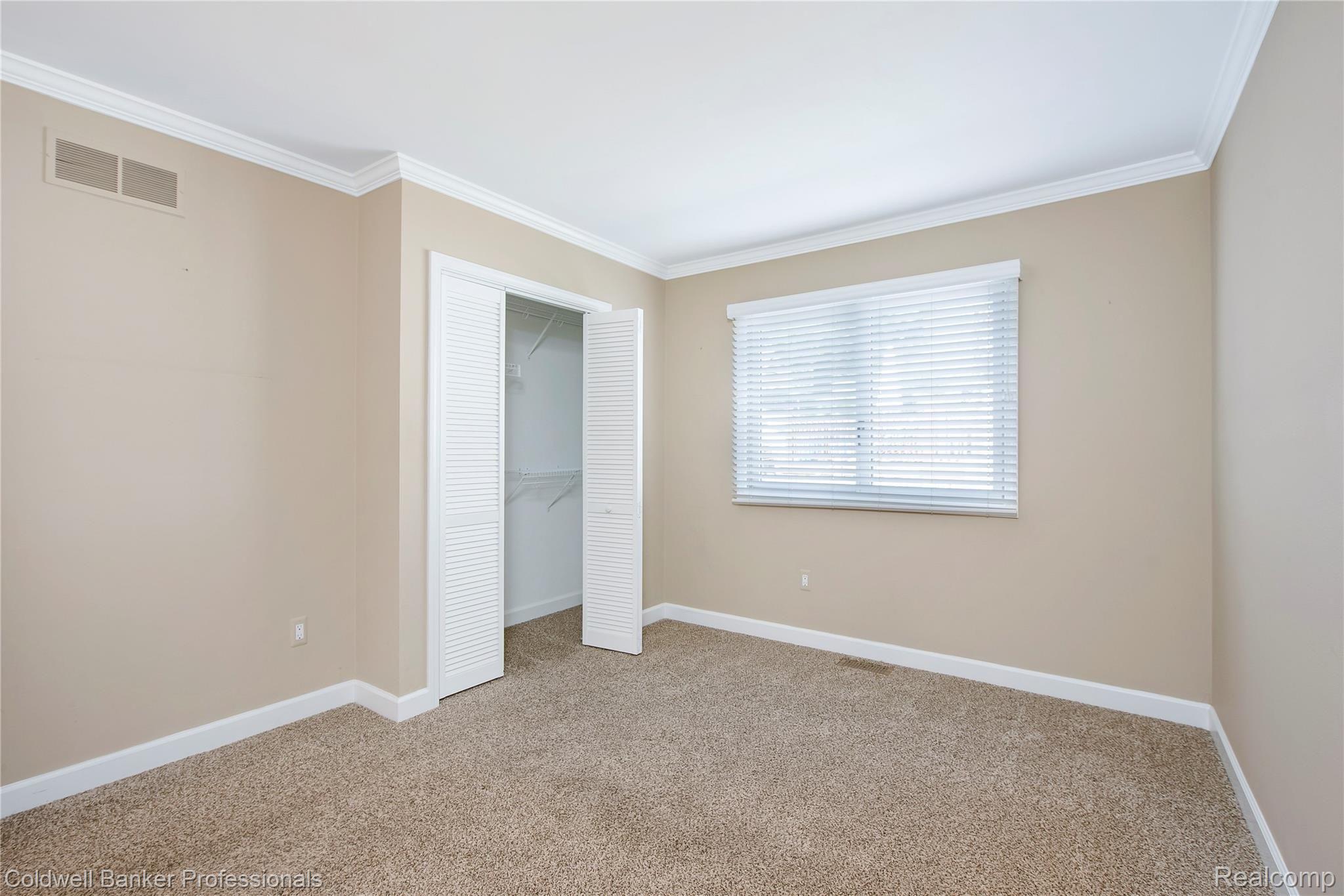408 Romeo Road Rochester, MI 48307 - Photo 16 of 34 Bedroom 2