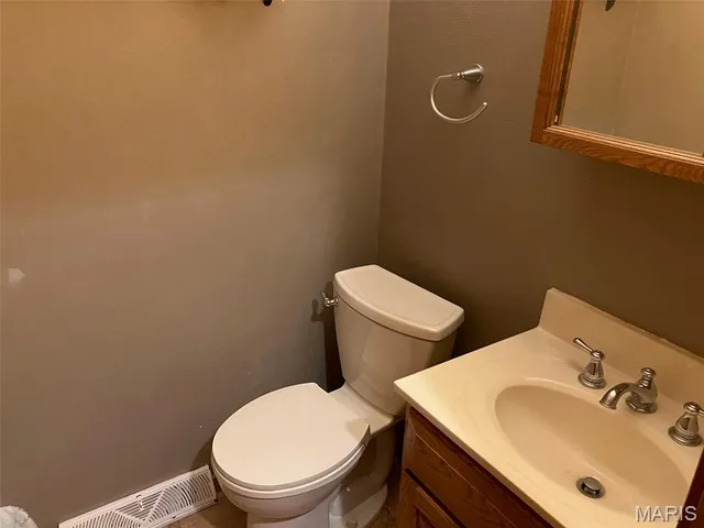 $224,900 | 49 Walnut Circle, Aviston, IL 62216