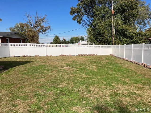 $224,900 | 49 Walnut Circle, Aviston, IL 62216