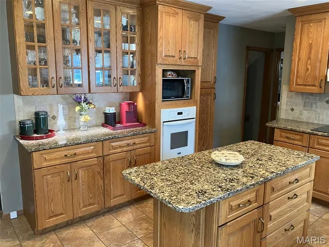 $224,900 | 49 Walnut Circle, Aviston, IL 62216