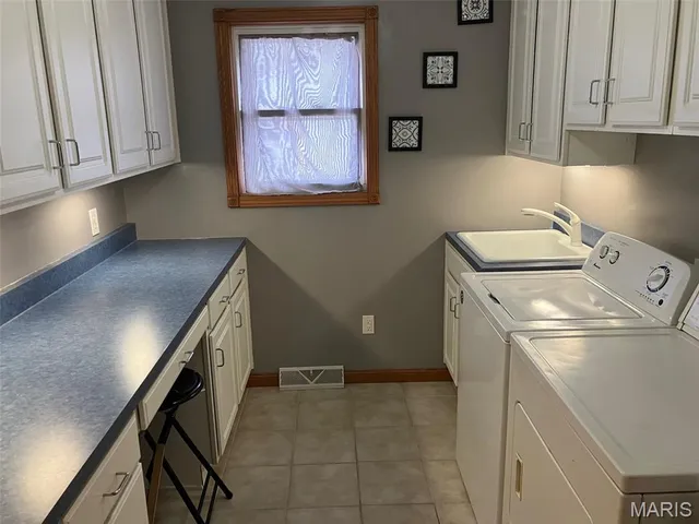 $224,900 | 49 Walnut Circle, Aviston, IL 62216