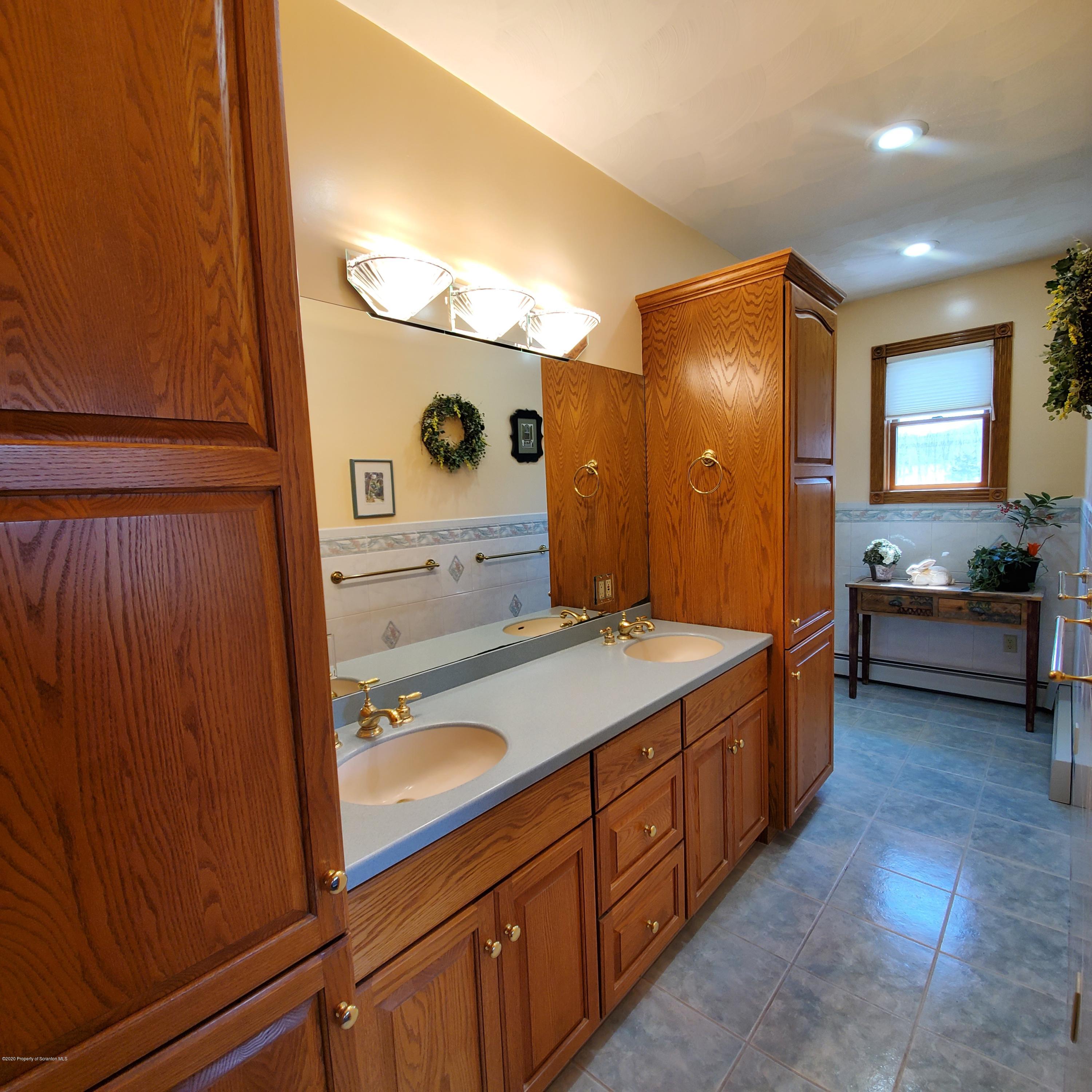 21 Pond Road Dalton, PA 18414 - Photo 27 of 55 Gallery Image 27