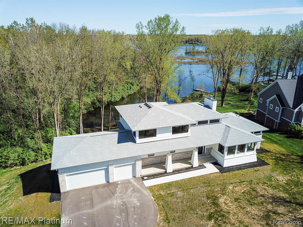 4609 Roya Trail Howell, MI 48843 - Photo 3 of 76