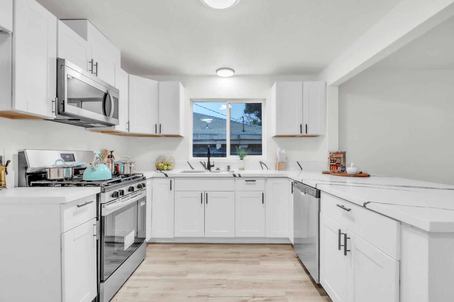 830 Flower Street Turlock, CA 95380 - Photo 11 of 33