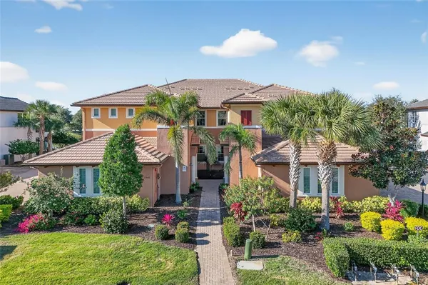 $719,000 | 7538 Divot Loop, Unit 2D, Lakewood Ranch, FL 34202