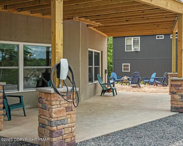 $1,999,999 | 217 South Lake Drive, Lake Harmony, PA 18624