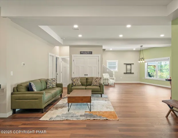 $1,999,999 | 217 South Lake Drive, Lake Harmony, PA 18624