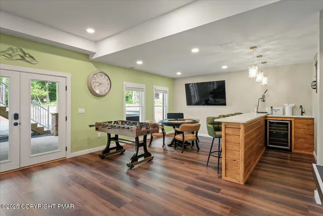 $1,999,999 | 217 South Lake Drive, Lake Harmony, PA 18624