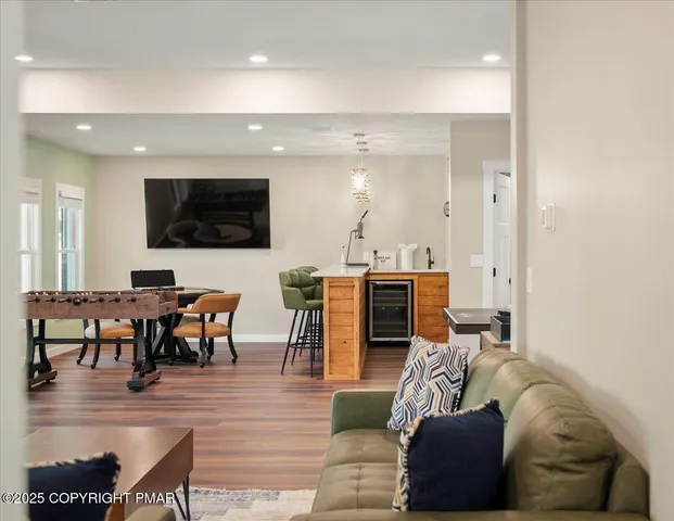 $1,999,999 | 217 South Lake Drive, Lake Harmony, PA 18624