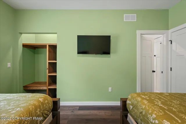 $1,999,999 | 217 South Lake Drive, Lake Harmony, PA 18624