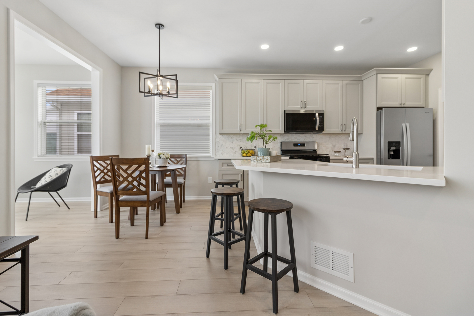 696 Wellston Lane Romeoville, IL 60446 - Photo 2 of 20