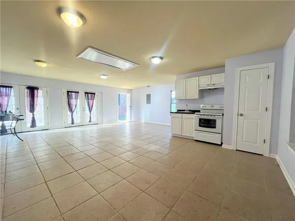 $350,000 | 421 Bear Drive, Arabi, LA 70032