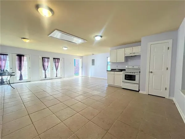 $350,000 | 421 Bear Drive, Arabi, LA 70032
