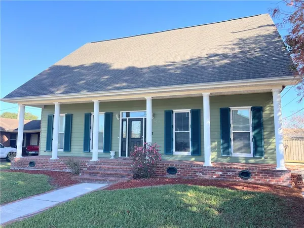 $350,000 | 421 Bear Drive, Arabi, LA 70032