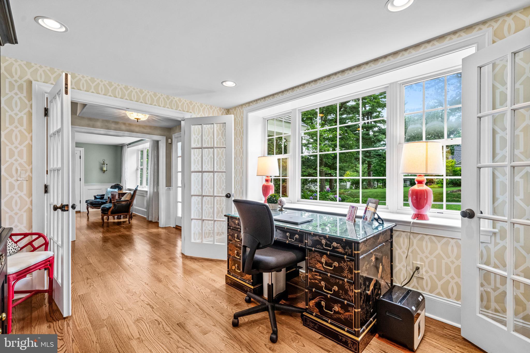 113 Deepdale Road Wayne, PA 19087 - Photo 7 of 68 a living room with furniture and a window