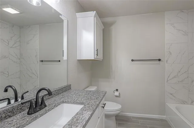 $477,000 | 8368 North Greentree Drive, Lenexa, KS 66227