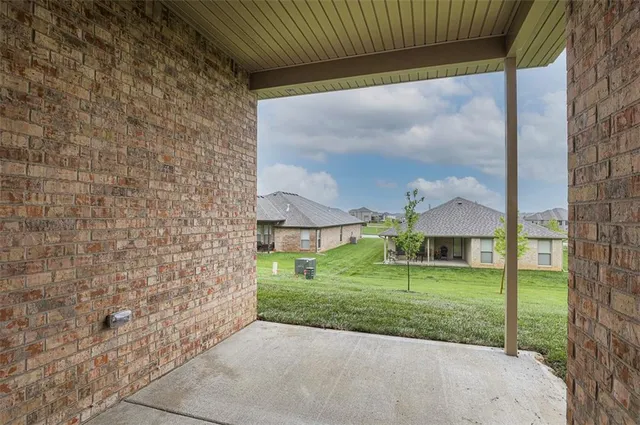 $477,000 | 8368 North Greentree Drive, Lenexa, KS 66227