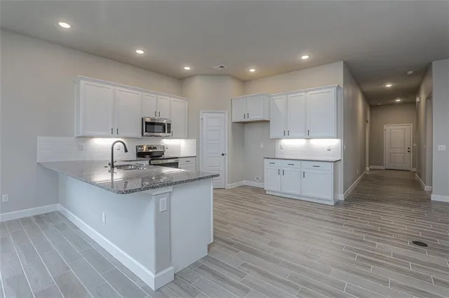 $477,000 | 8368 North Greentree Drive, Lenexa, KS 66227