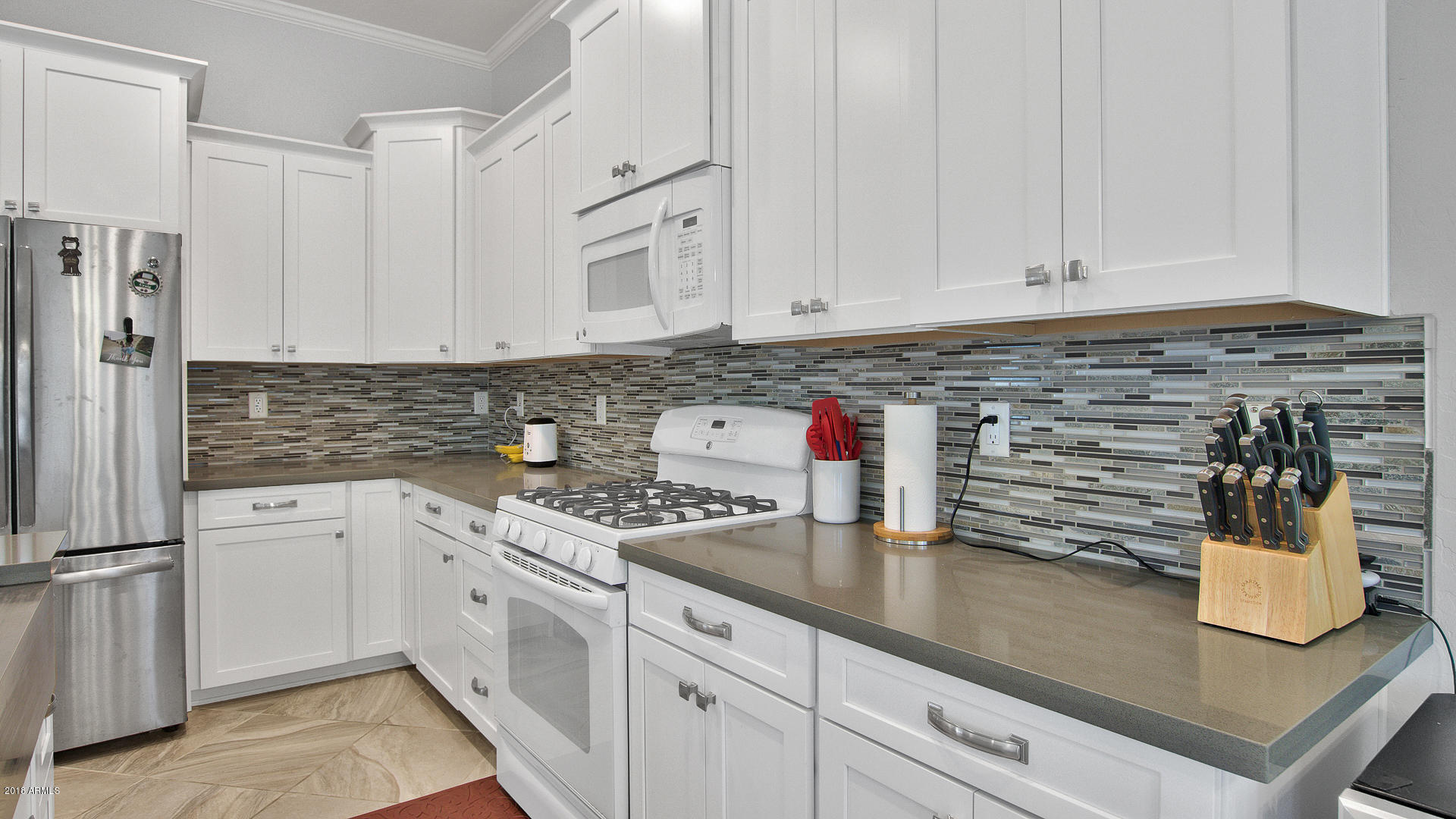 637 East Ranch Road Gilbert, AZ 85296 - Photo 11 of 34 12