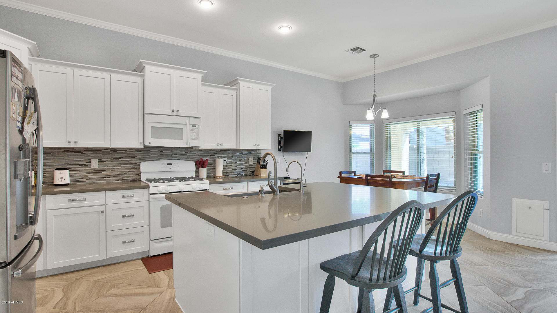 637 East Ranch Road Gilbert, AZ 85296 - Photo 9 of 34 10