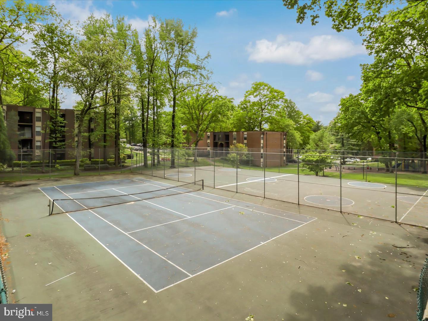 8300 Tobin Road, Unit 23 Annandale, VA 22003 - Photo 30 of 37 a view of a tennis court