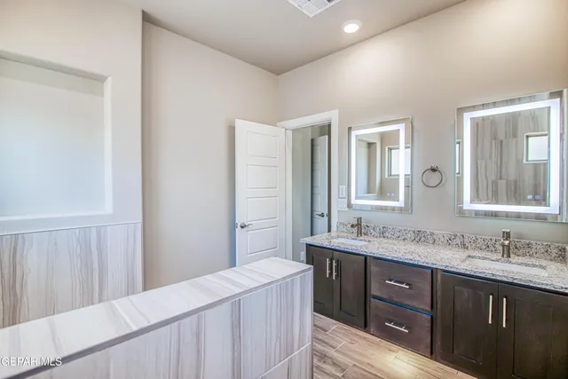 $341,450 | 6045 Zinc Hl Street, Santa Teresa, NM 88008