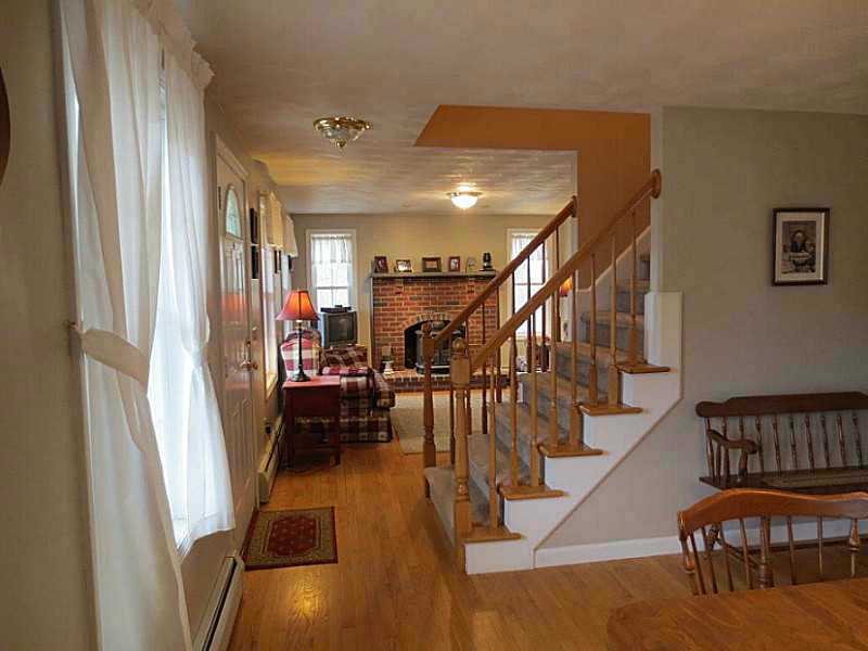 120 Trimtown Road Scituate, RI 02857 - Photo 9 of 22 Entry.