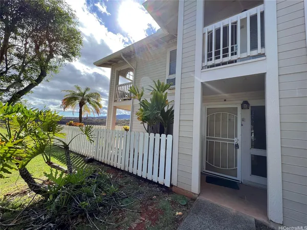 $2,800 | 94-612 Lumiaina Street, Unit Q101, Waipahu, HI 96797