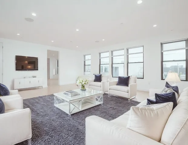 $1,175,000 | 340 West 2nd Street, Unit 19, Boston, MA 02127