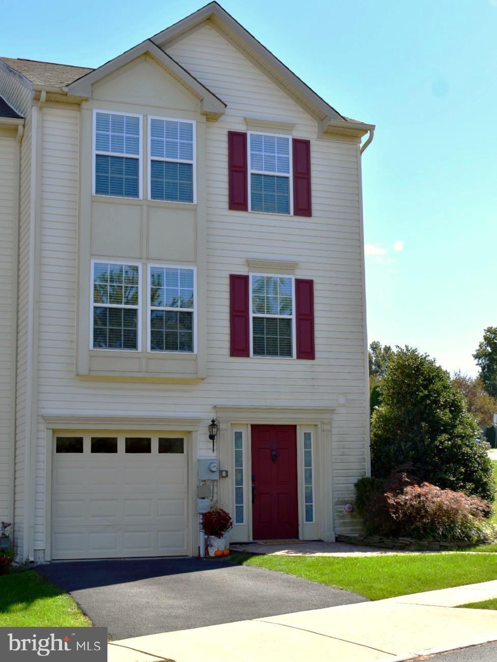 2905 Orchard View Road Reading, PA 19606 - Photo 2 of 35