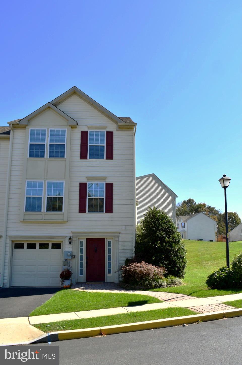 2905 Orchard View Road Reading, PA 19606 - Photo 3 of 35