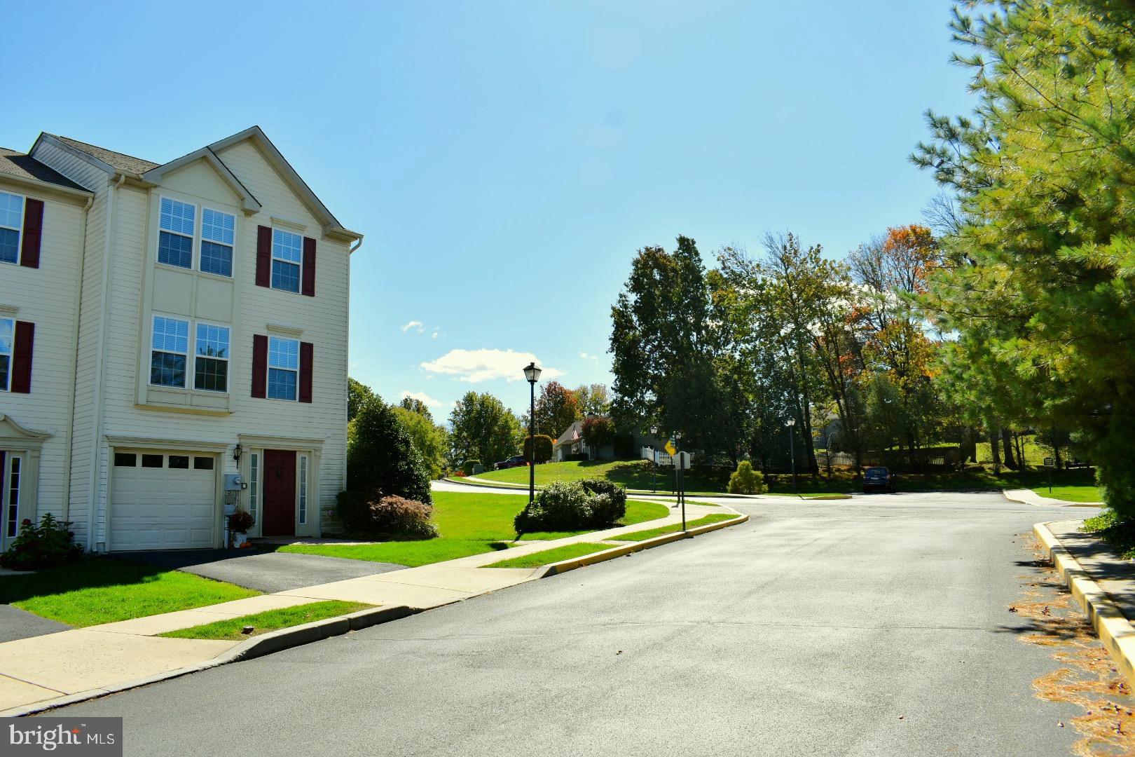 2905 Orchard View Road Reading, PA 19606 - Photo 4 of 35