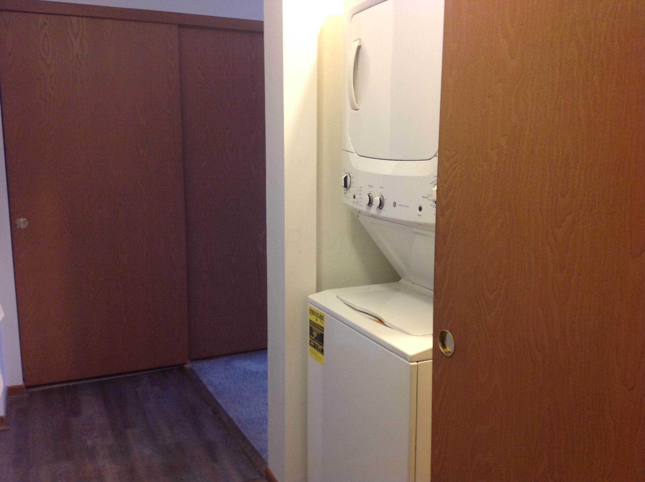 4143 Karl Road, Unit 320 Columbus, OH 43224 - Photo 7 of 15 IMG_3393