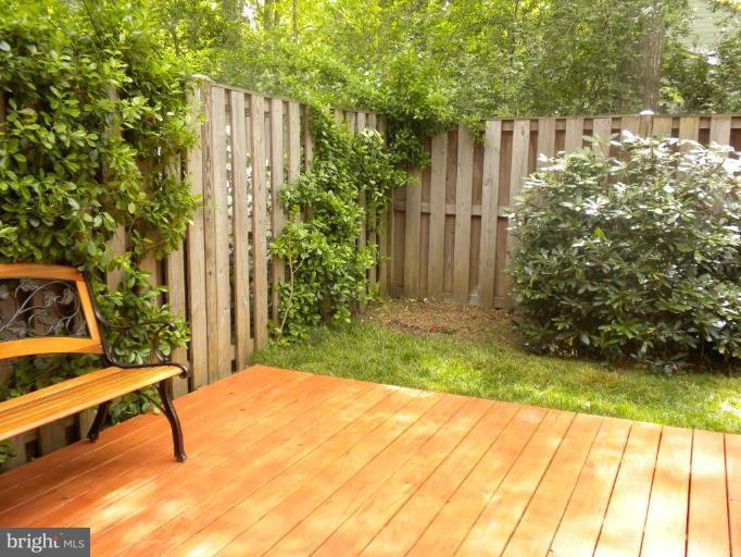 2413 Albot Road Reston, VA 20191 - Photo 22 of 24 Back yard