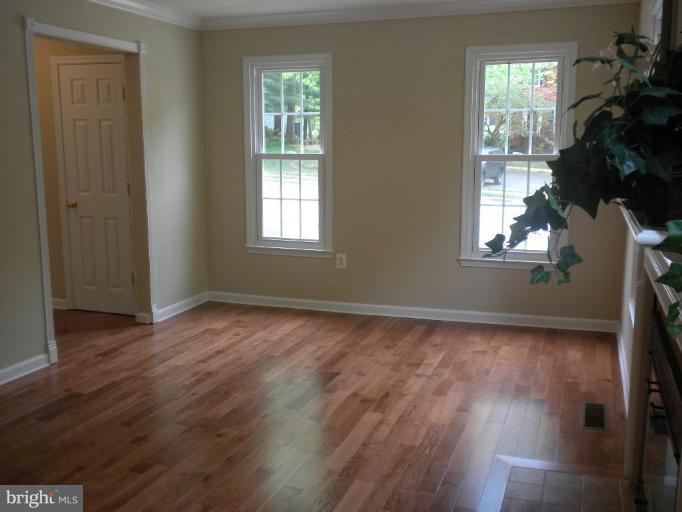2413 Albot Road Reston, VA 20191 - Photo 10 of 24 Living Room #2