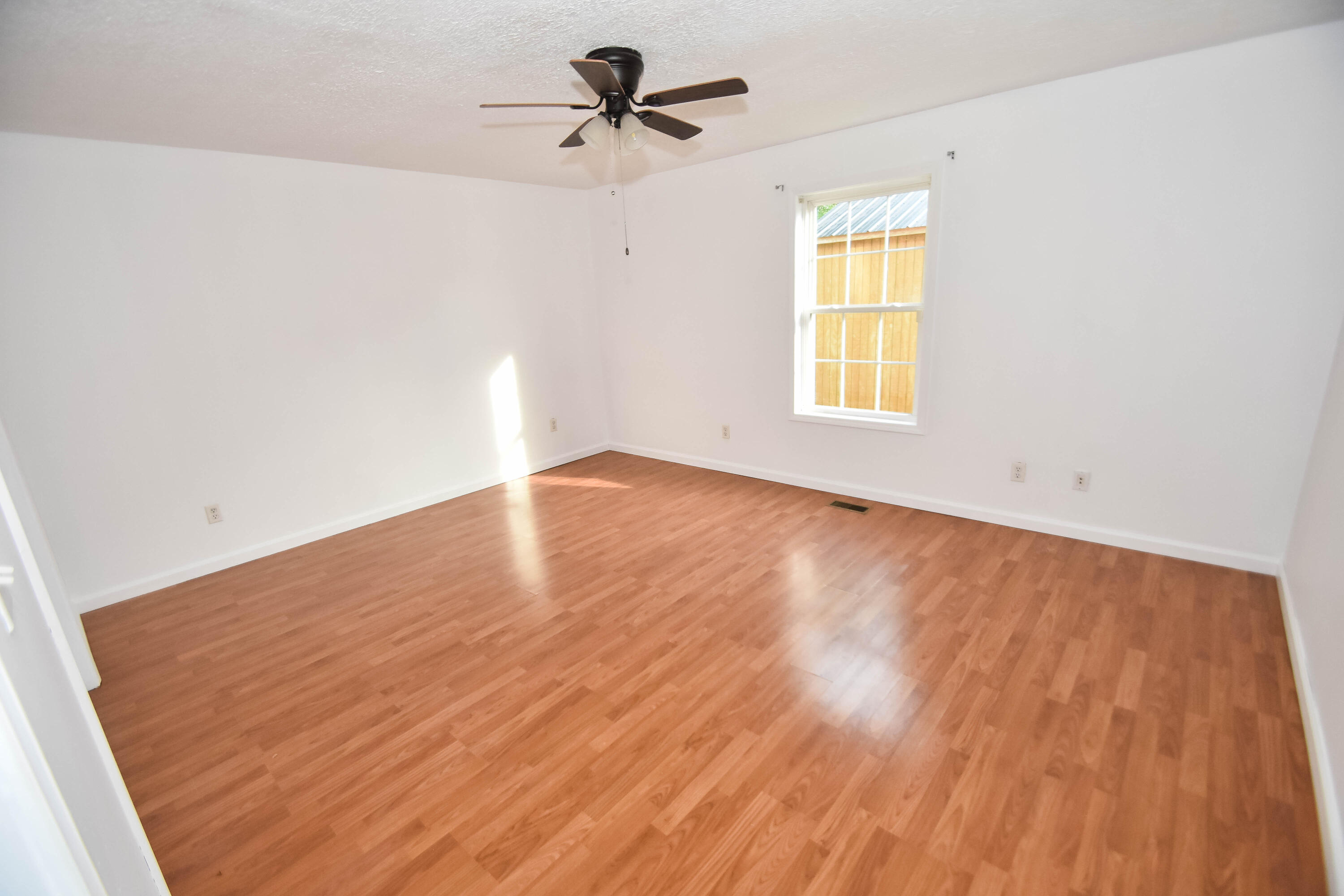 735 Grace Loop Road Mount Vernon, KY 40456 - Photo 7 of 20 DSC_0196