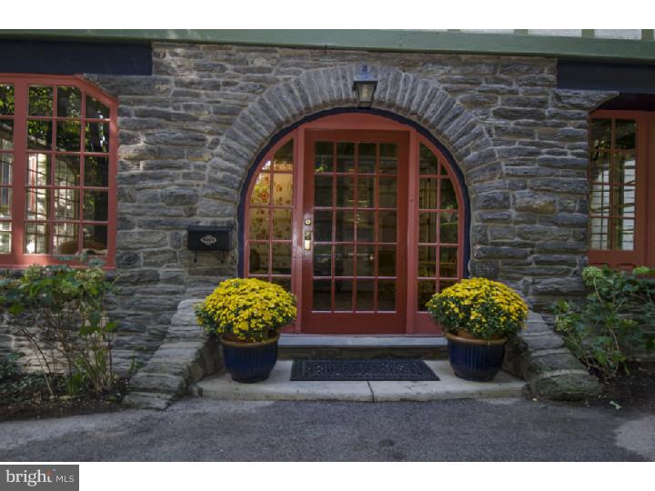 423 St Davids Road Wayne, PA 19087 - Photo 2 of 25 Gallery Image 2