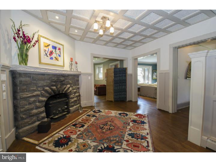 423 St Davids Road Wayne, PA 19087 - Photo 4 of 25 Gallery Image 4