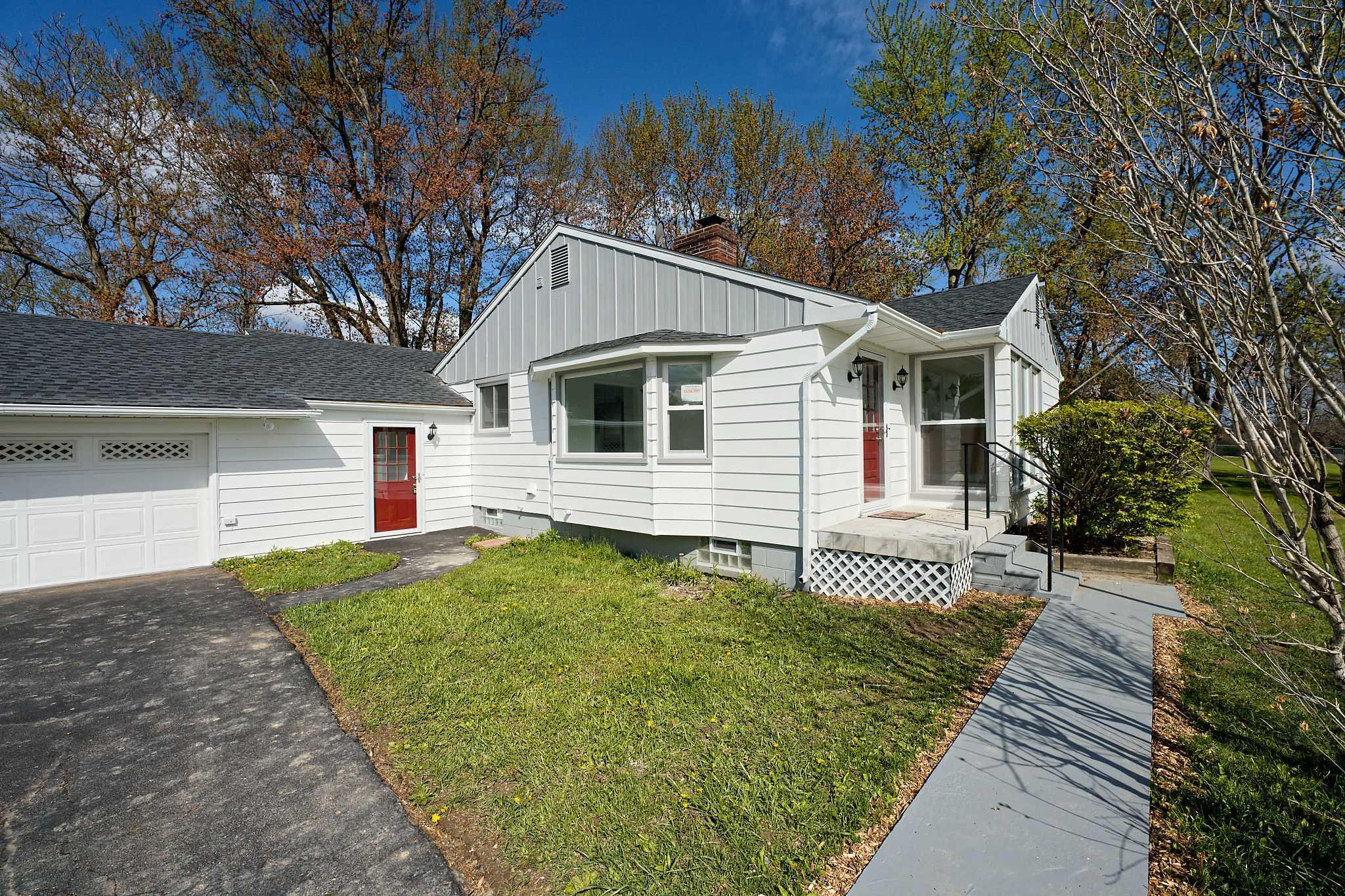 1086 Maple Hill Road Castleton-on-Hudson, NY 12033 - Photo 3 of 35 Photo 3
