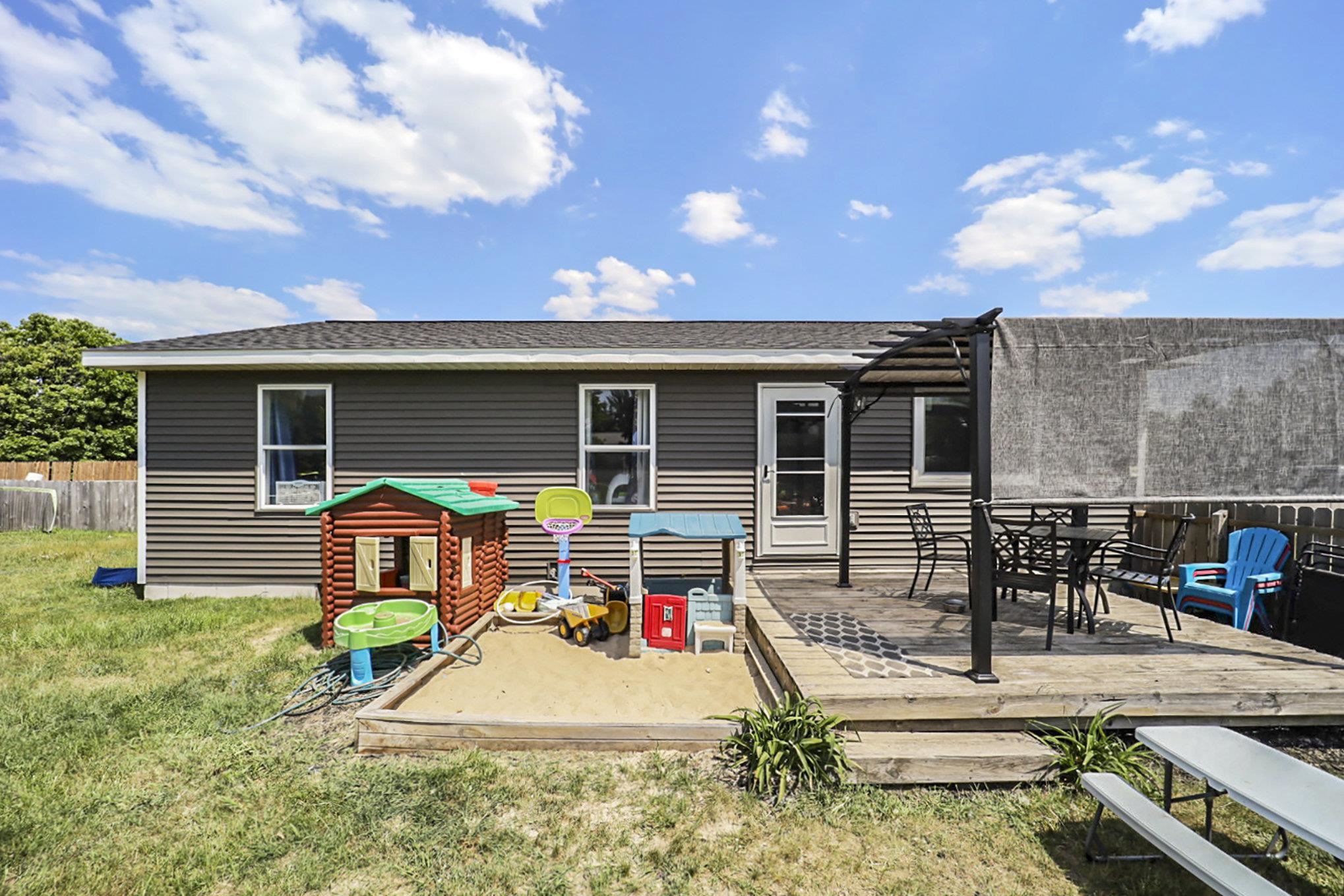 1809 Sawyer Road Traverse City, MI 49685 - Photo 2 of 21 1911656-1.JPG
