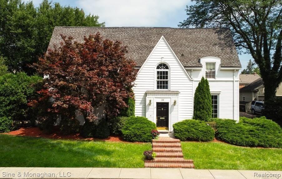 36 Colonial Road Grosse Pointe Shores, MI 48236 - Photo 1 of 60